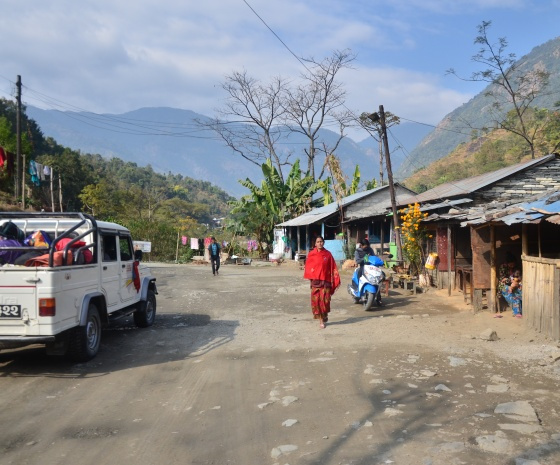 Trek from Pakhrikot to Thumsikot and drive to Kathmandu : walk 3-5km/1-2 hours & drive 170km/6-7hours (B, L)