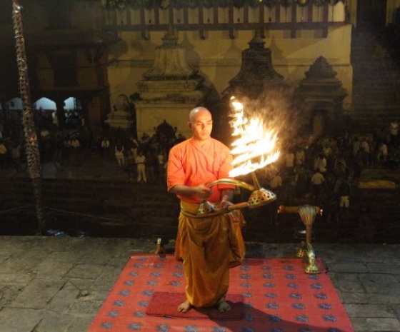 Sightseeing: Patan Durbar Square, Swayambhunath & Pashupatinath Temple / Aarati at Pashupatinath