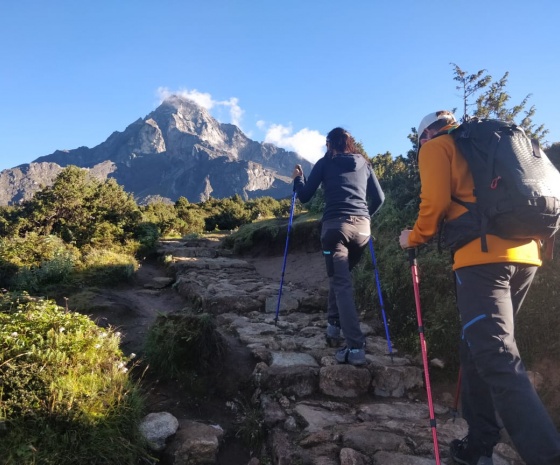 Namche Bazaar to Phortse Thanga (3,680m/12,073ft): 6km, 5-6 hours (B, L, D)