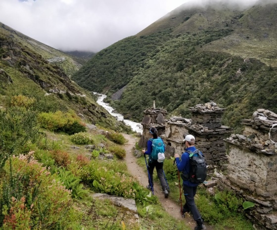 Dzongla to Lobuche (4940 m/16,207 ft): 6km, 2 - 3 hours (B, L, D)