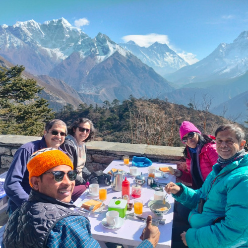 Helicopter experience in Everest: Breakfast above clouds